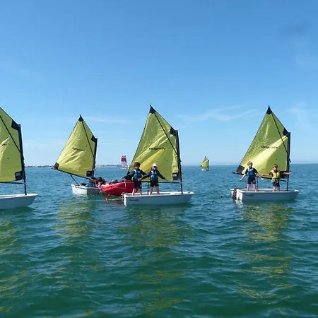 Maison De 400 M De La Et Du Port De *