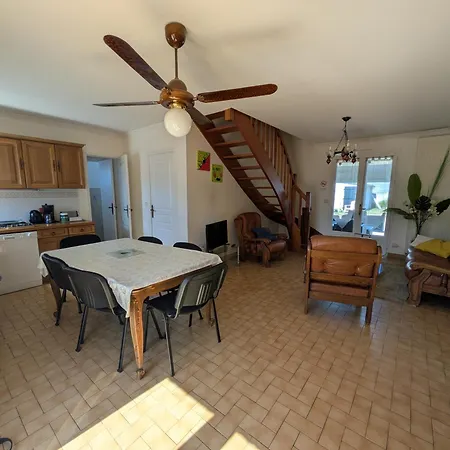 Maison De 400 M De La Et Du Port De