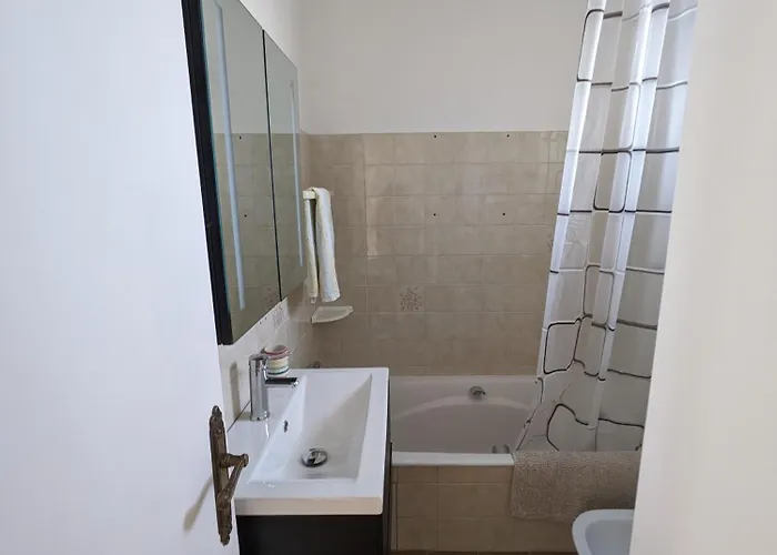 Nyaraló Maison De 400 M De La Et Du Port De *