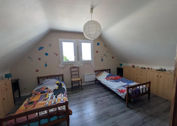 Maison De 400 M De La Et Du Port De *