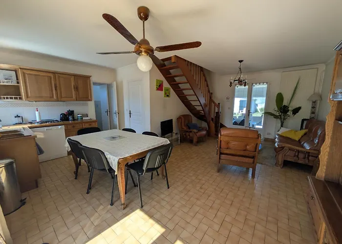 Maison De 400 M De La Et Du Port De